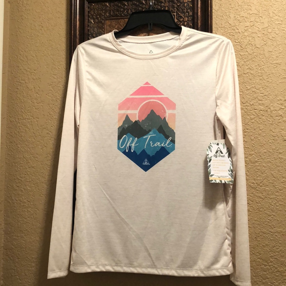 NWT Off Trail SPF Protection Wicking Lightweight Top. Soft, cozy & comfortable